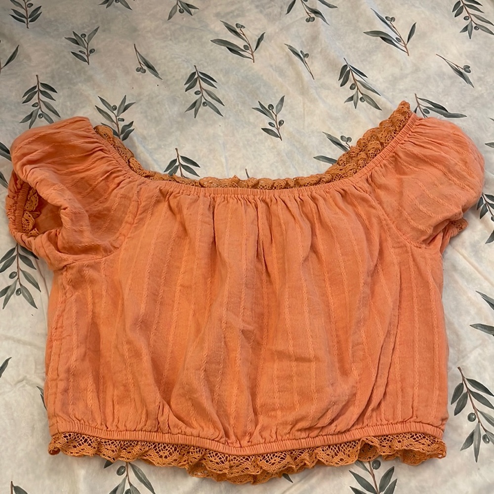 Small American Eagle shirt!